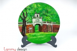 Green round lacquer dish hand-painted with The Temple of Literature included with stand 30 cm